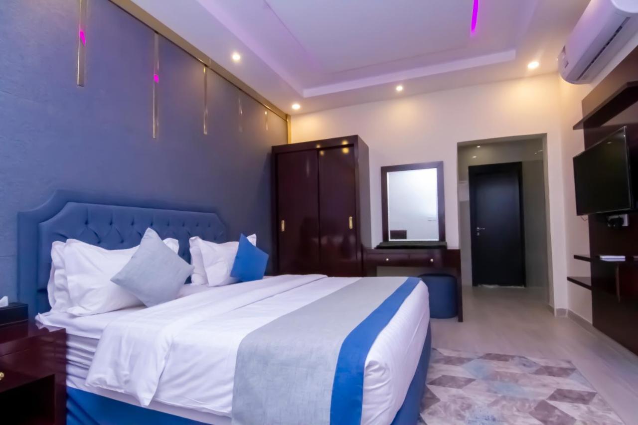 ال متعب سويتس الفلاح 1 Aparthotel Riaad Buitenkant foto