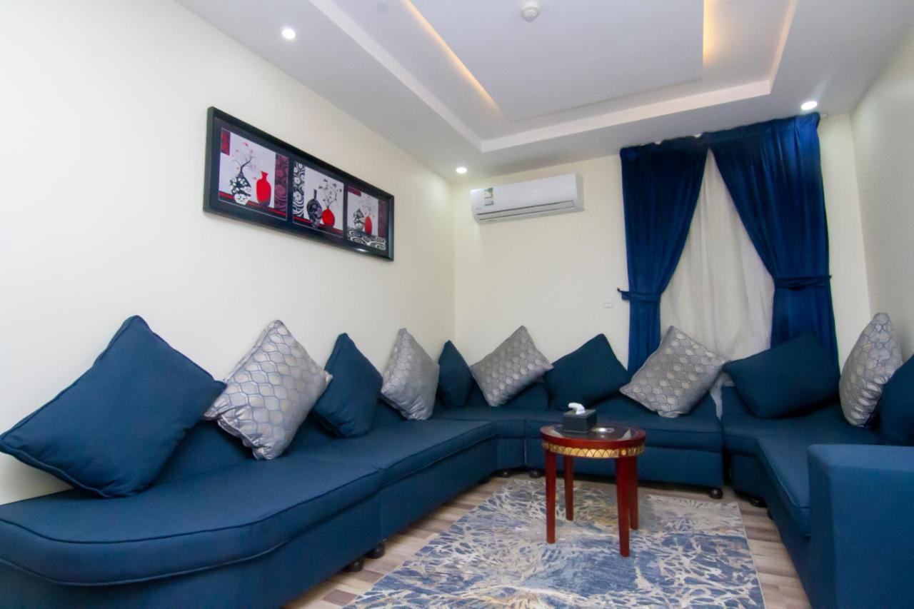ال متعب سويتس الفلاح 1 Aparthotel Riaad Buitenkant foto