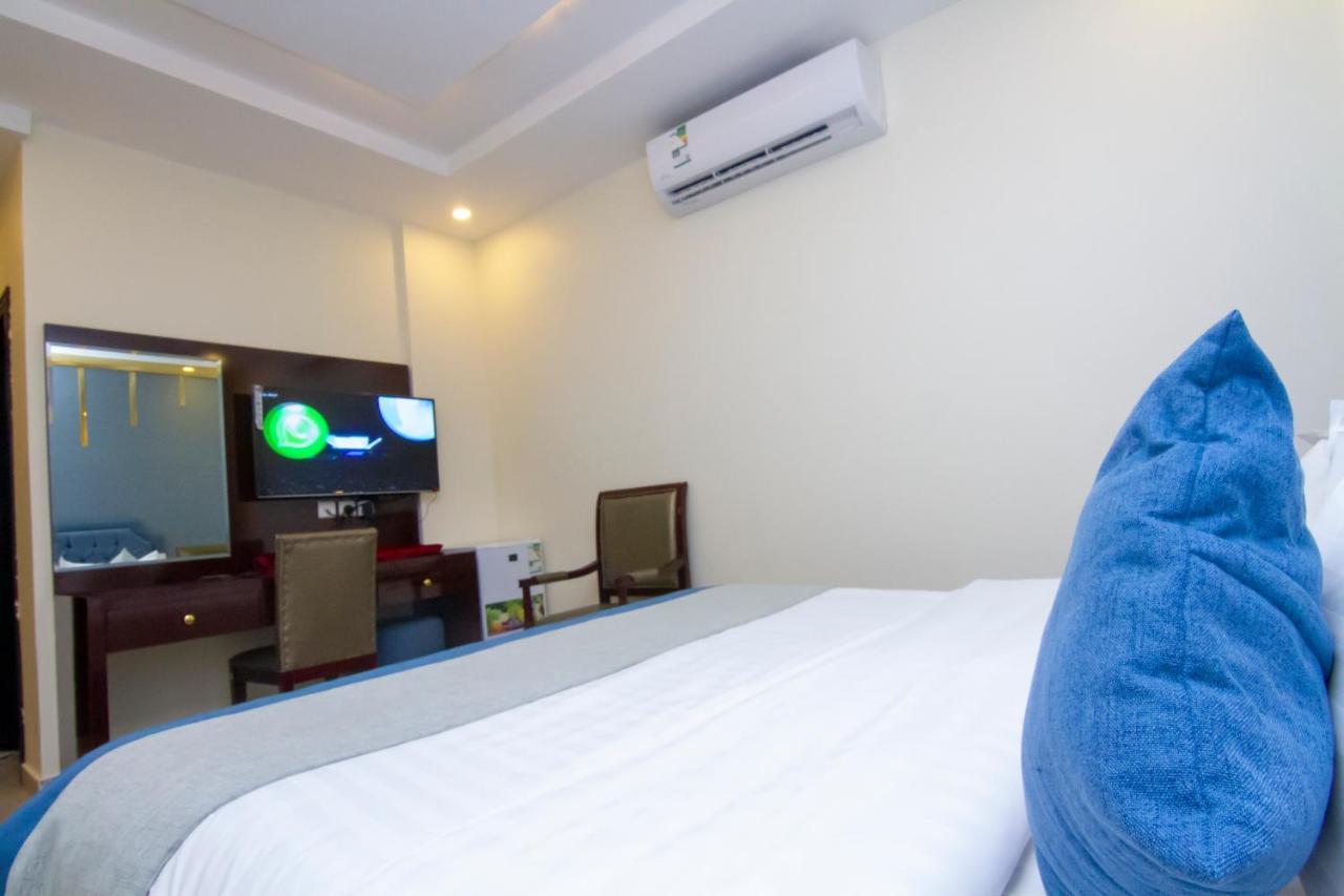 ال متعب سويتس الفلاح 1 Aparthotel Riaad Buitenkant foto