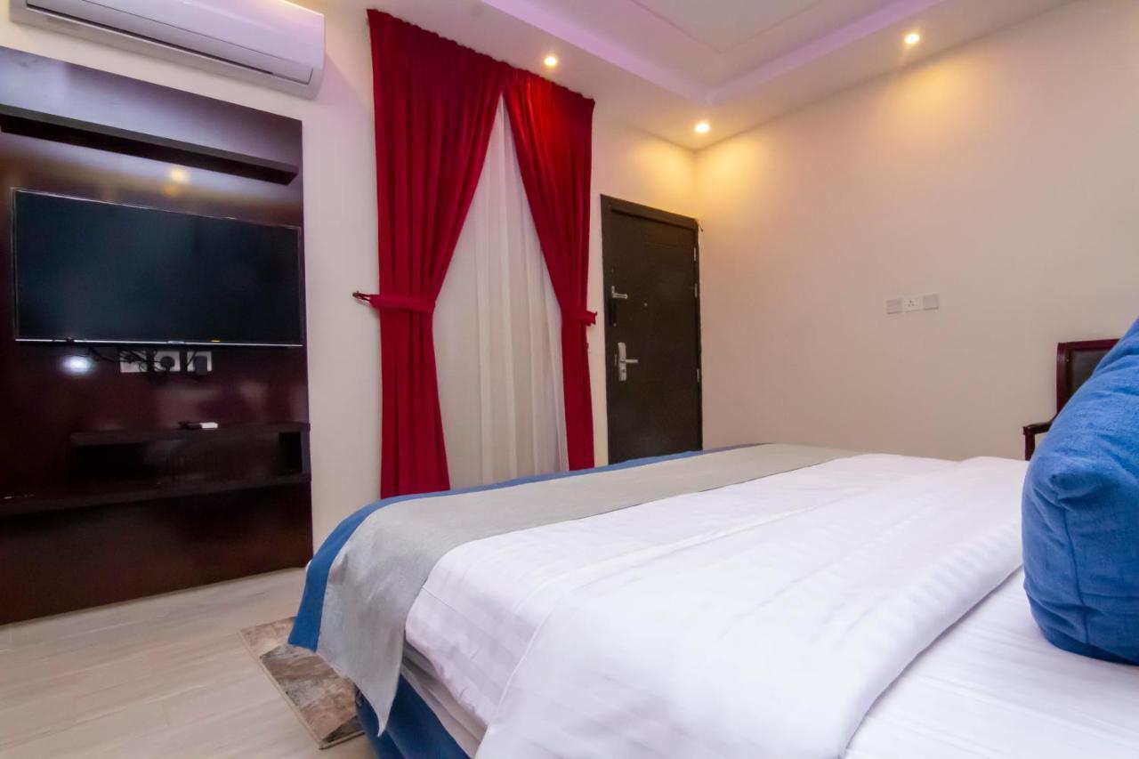 ال متعب سويتس الفلاح 1 Aparthotel Riaad Buitenkant foto