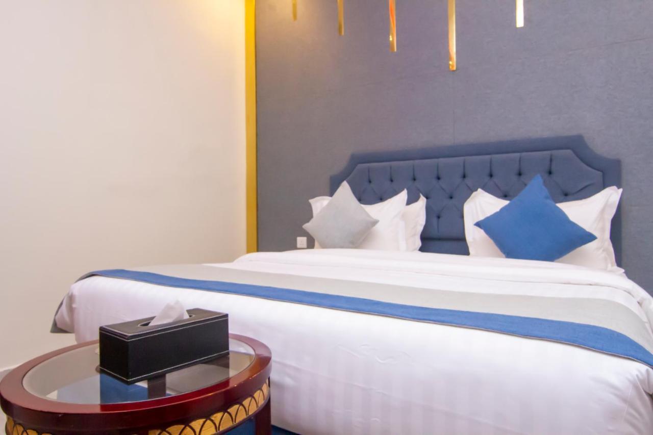 ال متعب سويتس الفلاح 1 Aparthotel Riaad Buitenkant foto