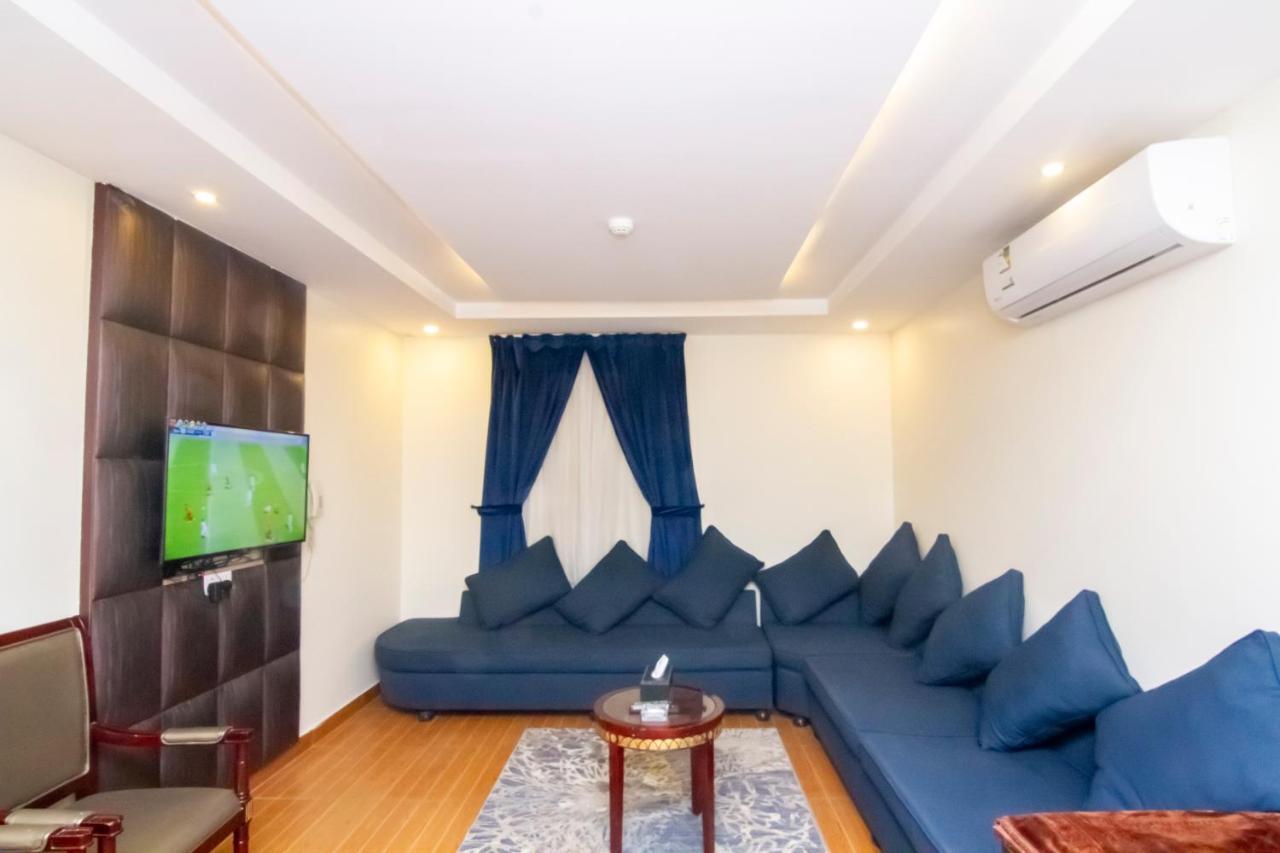 ال متعب سويتس الفلاح 1 Aparthotel Riaad Buitenkant foto