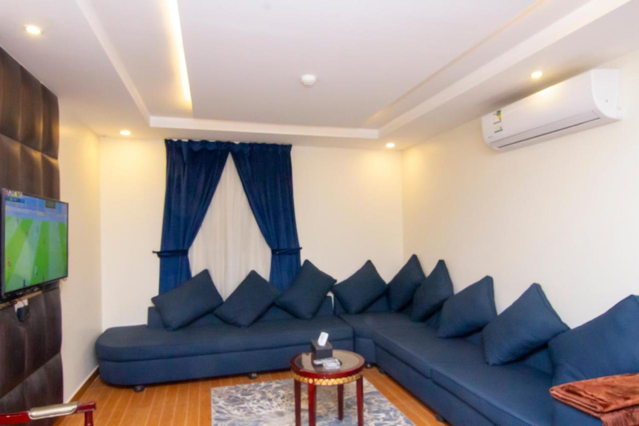 ال متعب سويتس الفلاح 1 Aparthotel Riaad Buitenkant foto