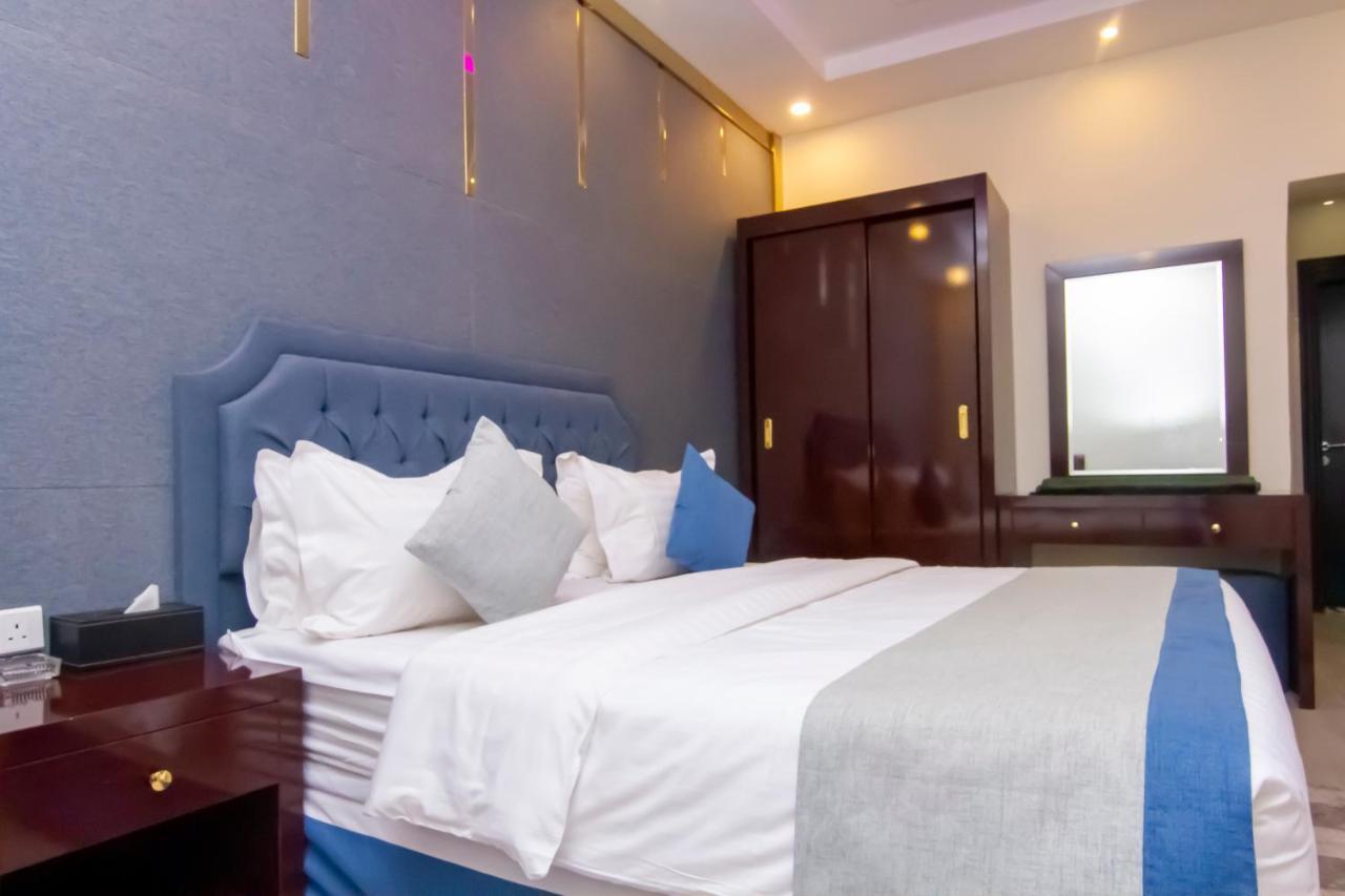 ال متعب سويتس الفلاح 1 Aparthotel Riaad Buitenkant foto
